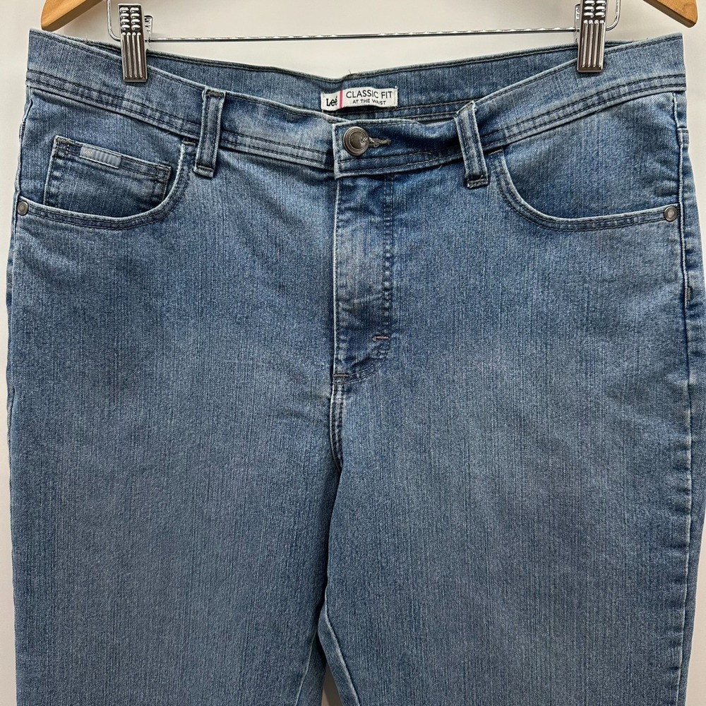 Lee Classic Fit Jeans Womens 14 Medium Blue Denim High Rise 5-Pockets Design